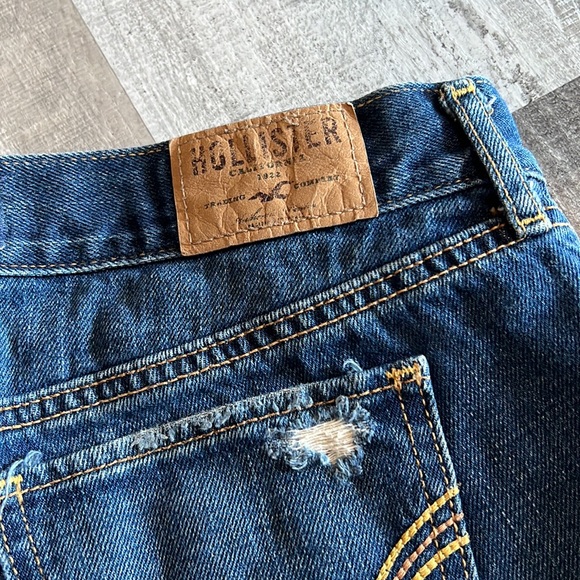 Hollister Denim Distressed Dark Wash Jean Shorty Booty Shorts Size 1 w25 - Picture 6 of 9